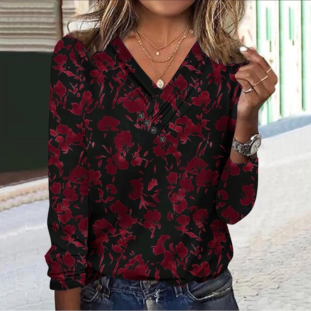 NWT💕Express Floral V neck lace trim Top | Sz S